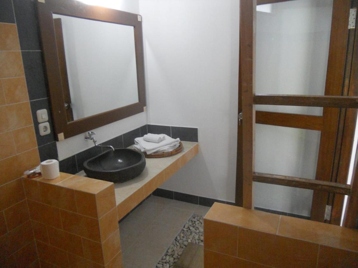 Gili Smile Bungalow غيلي تراوانغان المظهر الخارجي الصورة